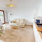 Superbe 4p Renove Climatise Avec Terrasse Proche Et Centre - Fr-1-196-359 *