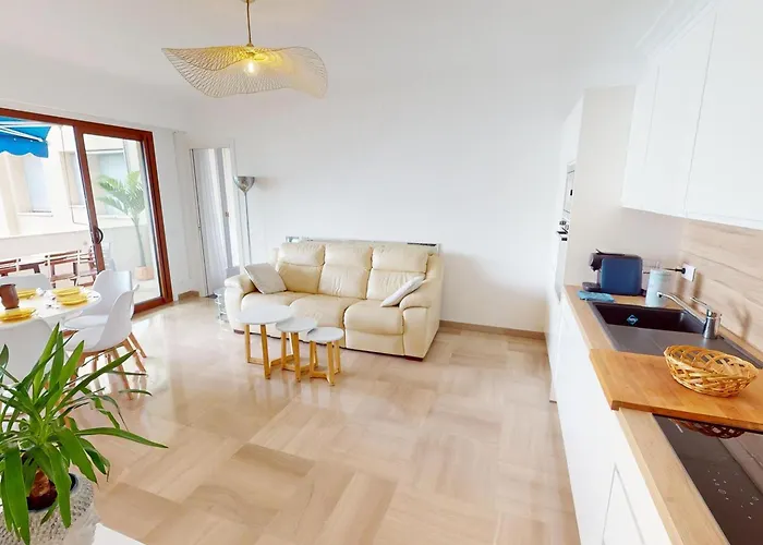 Superbe 4p Renove Climatise Avec Terrasse Proche Et Centre - Fr-1-196-359 *